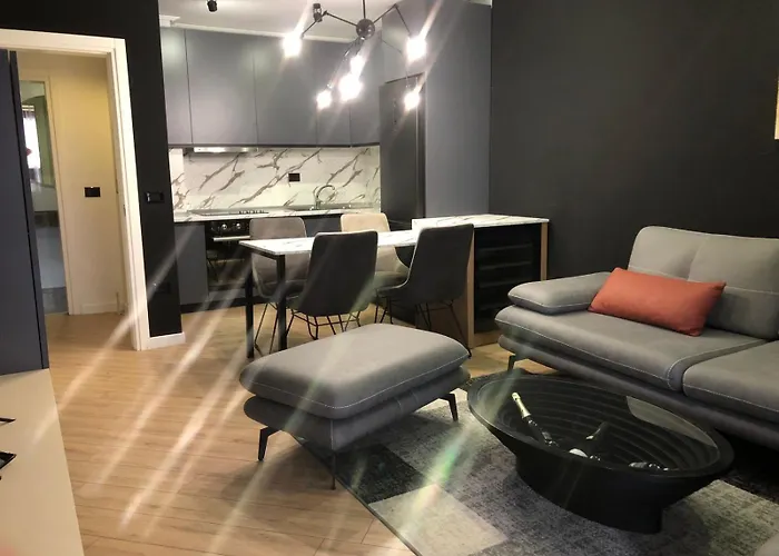 Tirent Apartment - Komuna E Parisit, Central 1