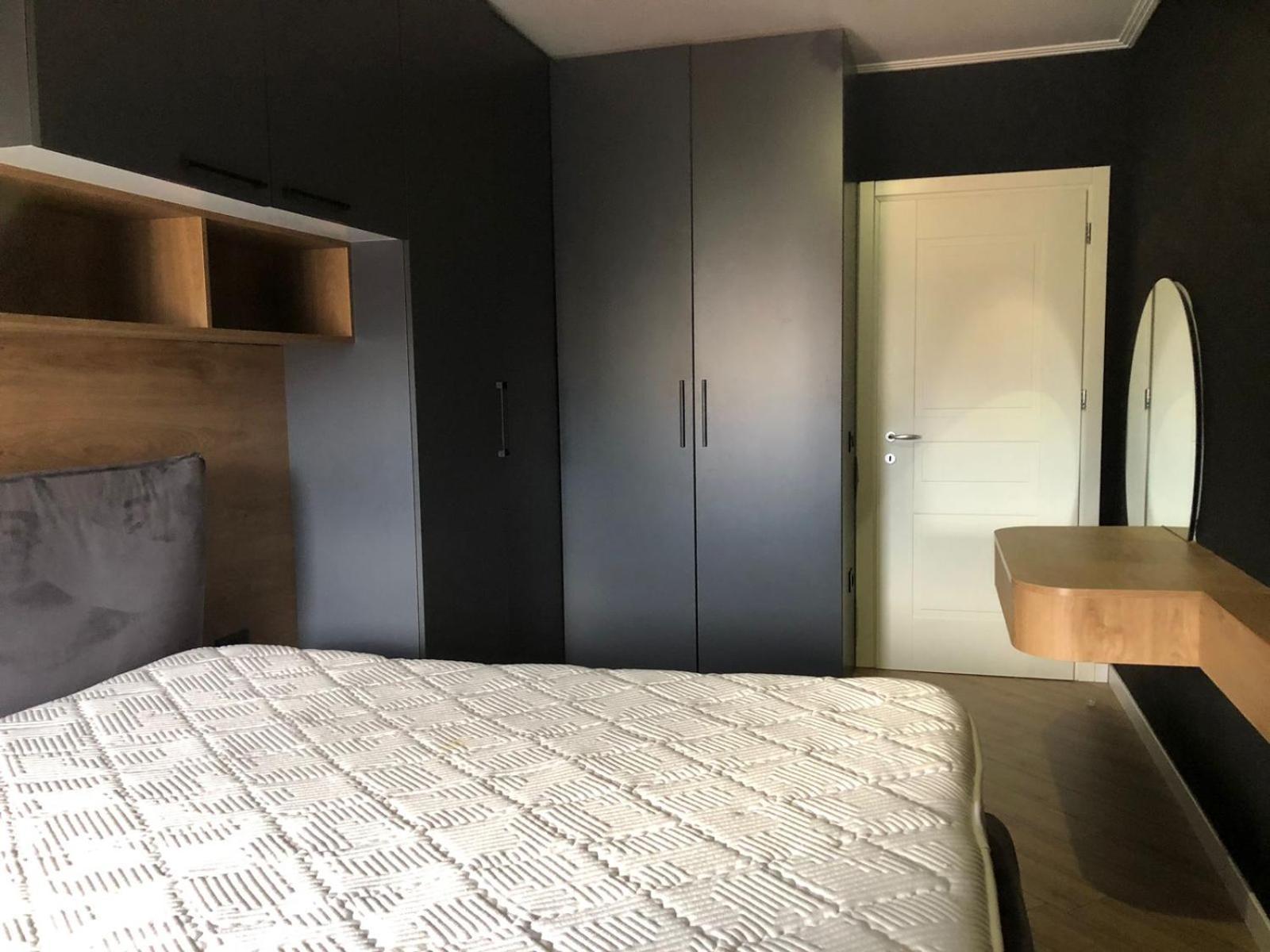 Tirent - Komuna E Parisit, 1 Tirana